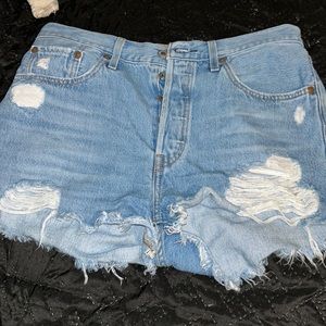 501 Levi shorts